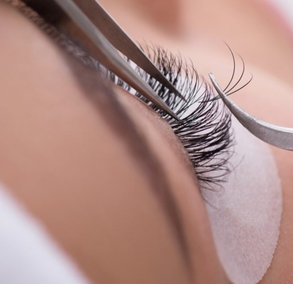 Lash appointment at ROW 89, a short walk from the 86th Street subway
